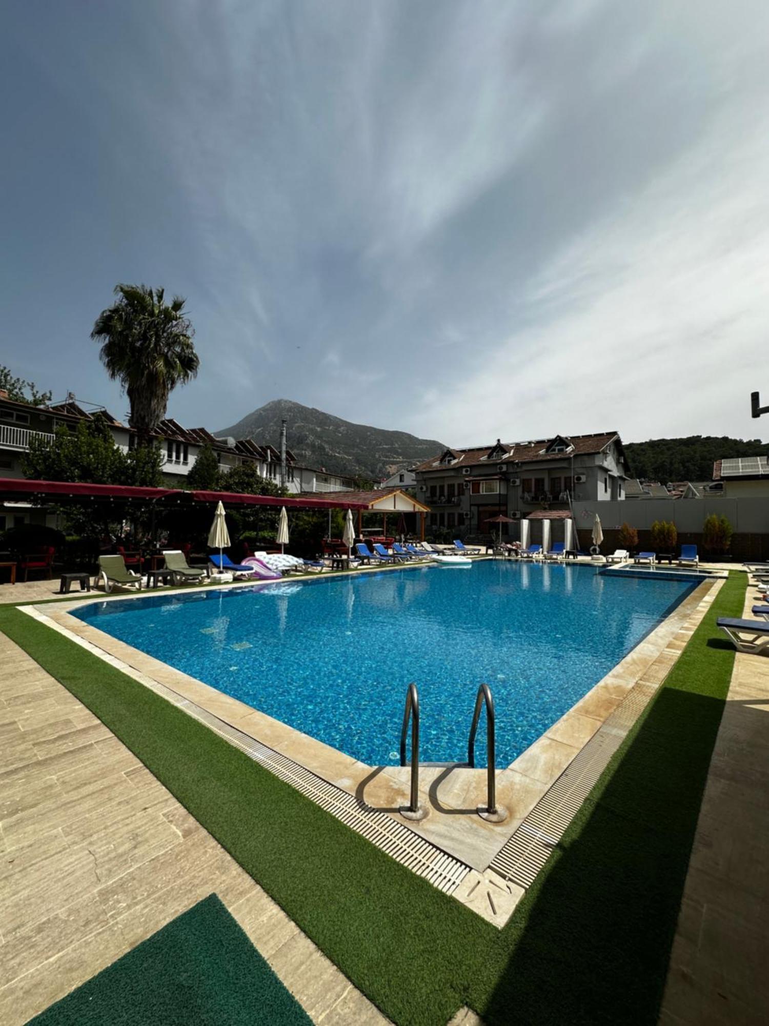 Carmina Hotel Ovacık Eksteriør billede